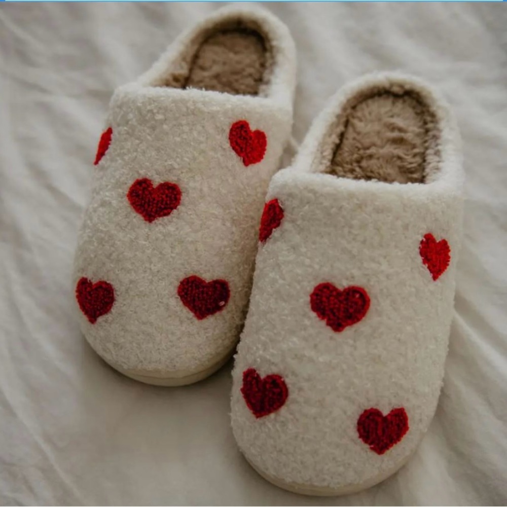 NWT - Cozy Heart Slippers